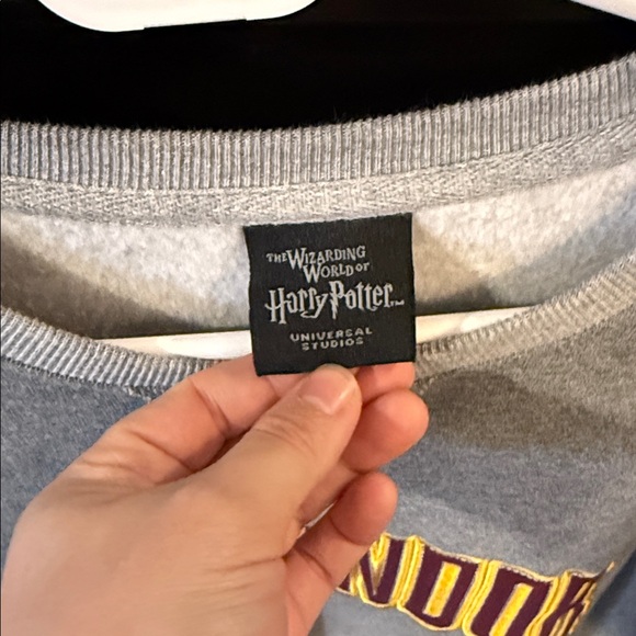 Gryffindor Gray Sweater - Picture 2 of 4